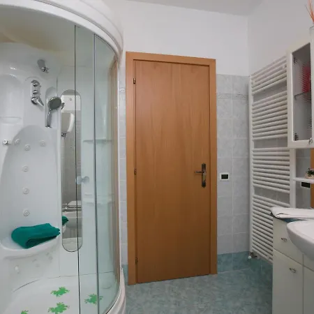 Modern In With Private Terrace بيت للعطل *